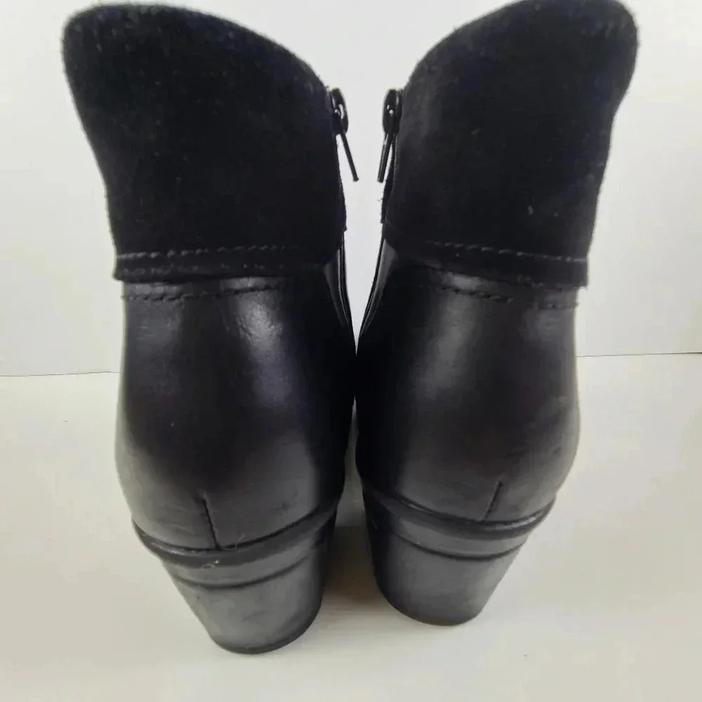Clarks Black Emslie Twist Ankle Boots Size 10 Zipper Sides 2